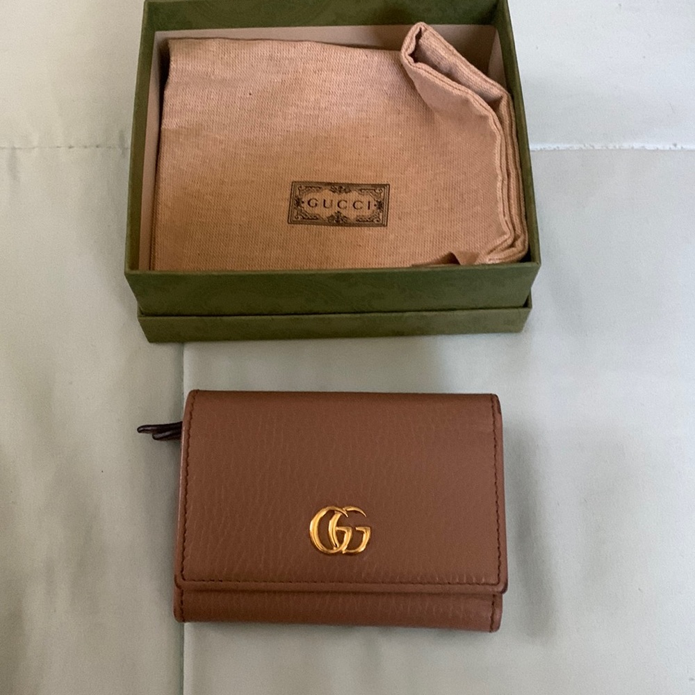 Authentic GUCCI GG Marmont Trifold Compact Leather Wallet